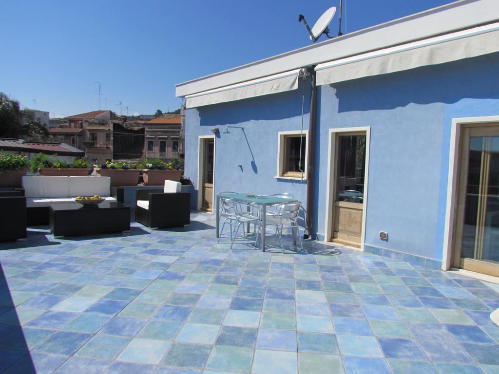 La Terrazza Sul Mare Bed and Breakfast Aci Castello Eksteriør billede
